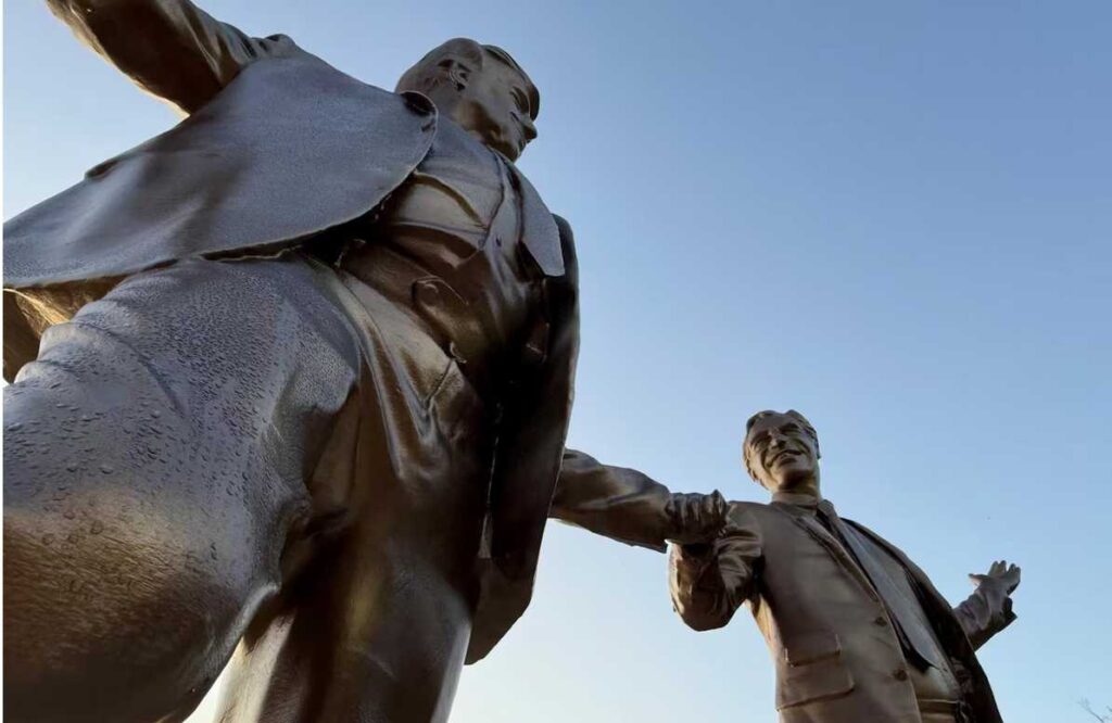 MAGA erupts as 12-foot statue of Trump holding hands with Epstein mysteriously appears on Capitol Mall