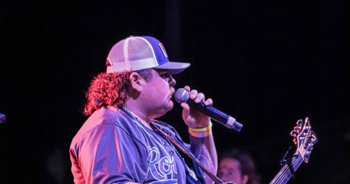 Country musician loses it on Trump supporters in viral rant: “You guys make me sick.”