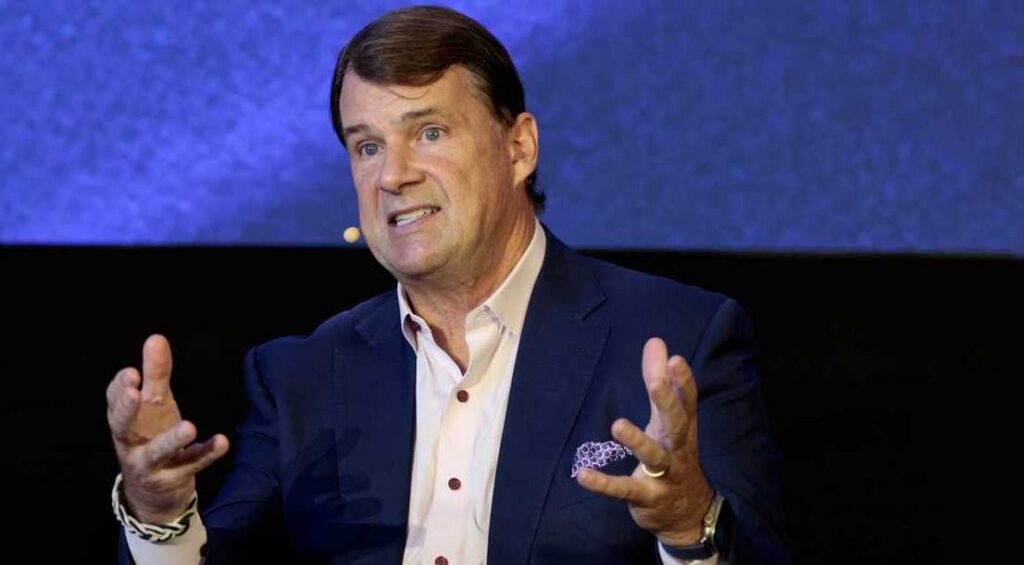 “We’re in big trouble”: Ford CEO who pushed Trump’s tariffs can’t find mechanics for 5,000 six-figure openings