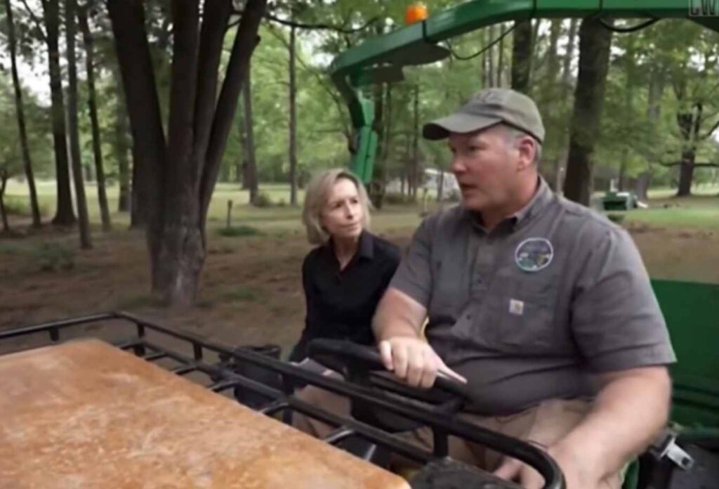 “I never thought he’d do this to us”: Honey farmer faces a $150,000 loss thanks to Trump policies he supported