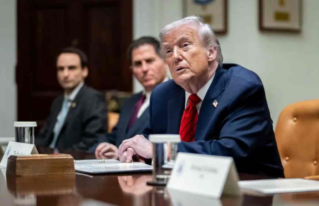 “Is this what I voted for?” Trump voter stunned after learning Trump helped the scammer who drained his savings