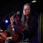 “You really this dumb?” Social media erupts as MAGA country star defends ICE shooting nationwide critics slam him