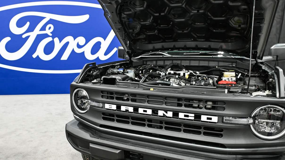 1,600 workers in heavily Trump-supporting town laid off after Ford closes $5.8 billion battery factory amid Trump EV rollback