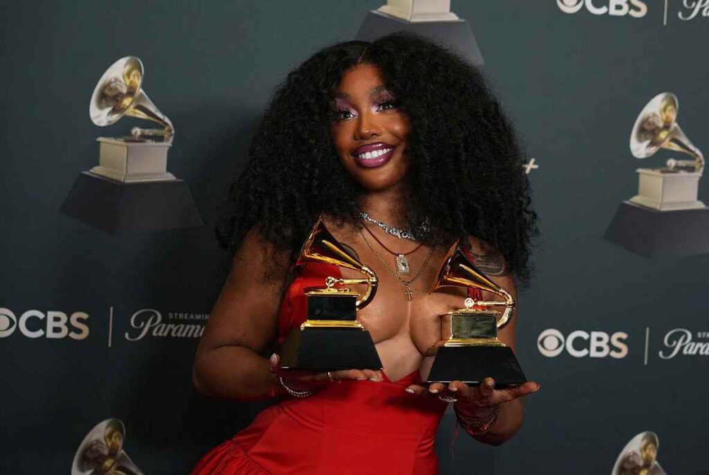 For the First Time Ever, More Than 10 Grammy-Winning Artists Shout “F— the Government,” Slam ICE, and Receive Standing Ovations — Leaving Trump Furious