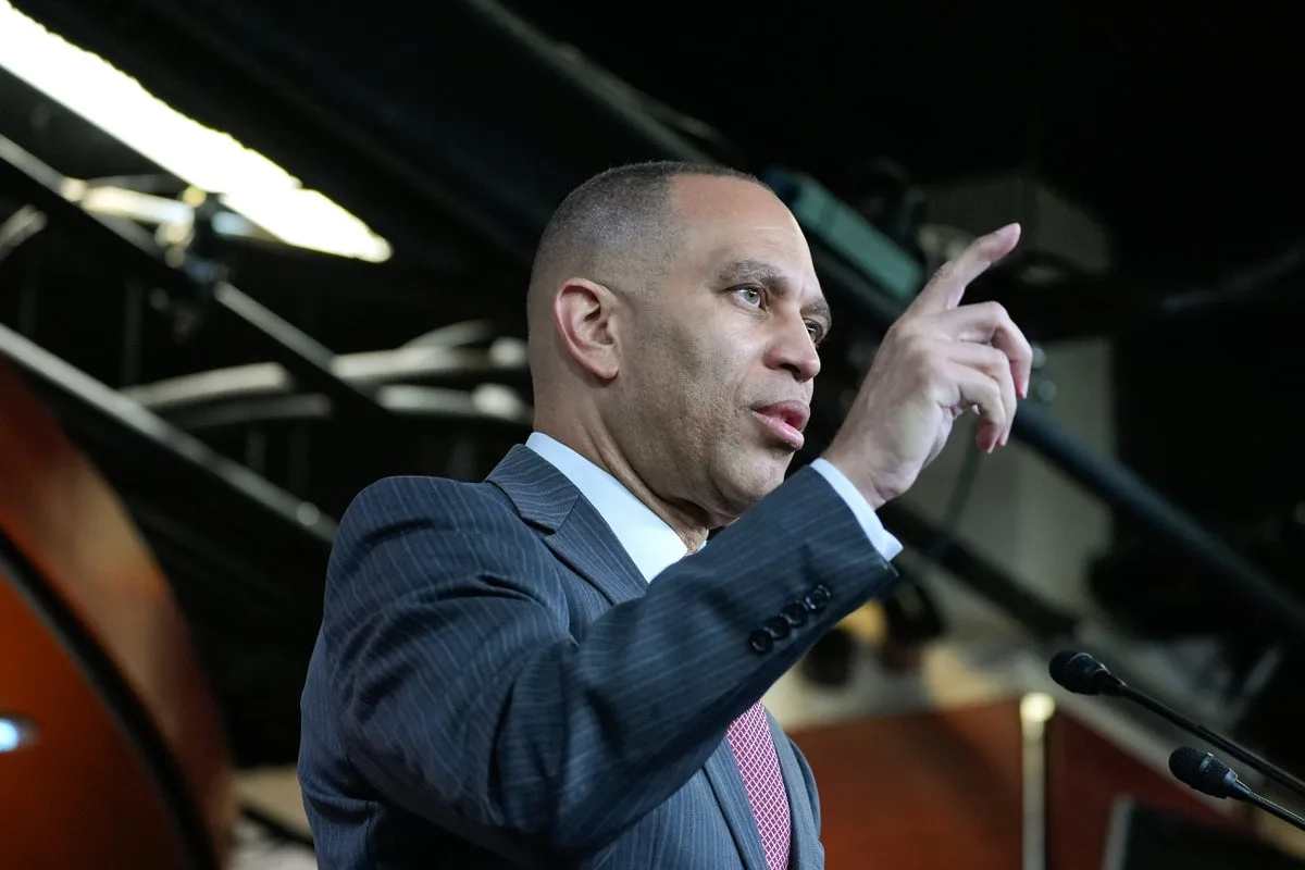 Jeffries says Democrats have enough on their plate and won’t prioritize Trump impeachment if they win the House