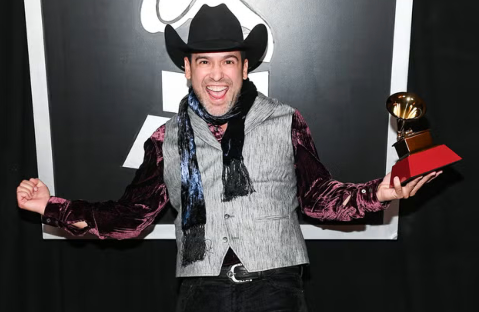 Texas singer targets Latino voters regretting their Trump vote as Democrats fight to retake the House